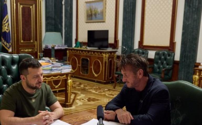 Жүжигчин Шон Пэнн "Оскар"-ын шагналаа авалгүйгээр Украин улсыг зорьжээ