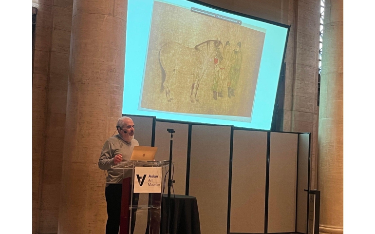 Сан-Франциско: Юань гүрний урлагийн талаар лекц уншив