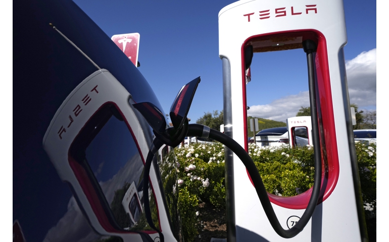 “Tesla”-гийн цэнэглэгчийг “Hyundai”, “Kia” компаниуд нэвтрүүлнэ