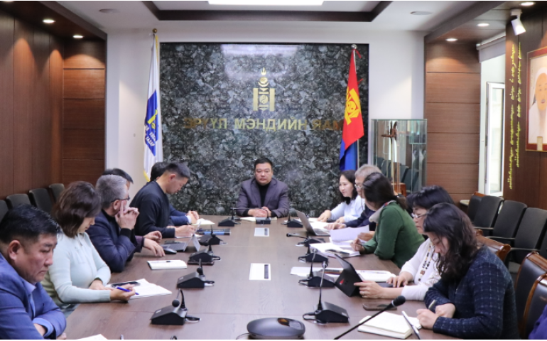 Дунд ангийнхны хичээлийг цахимд шилжүүлэхээр шийдвэрлэлээ