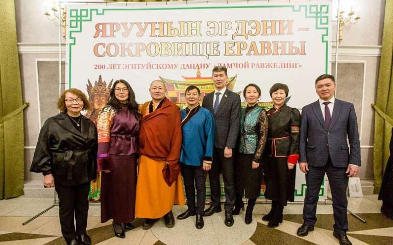 Буриад: Эгэтийн дацангийн 200 жилийн ойд нэг сая рублийн хандив цуглуулжээ